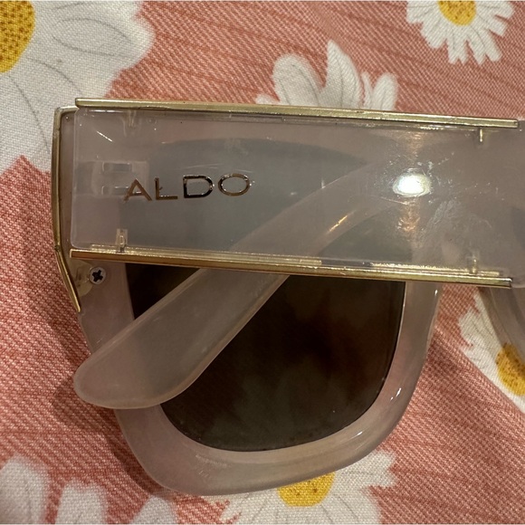 Aldo lavender and gold sunglasses. - Picture 7 of 11